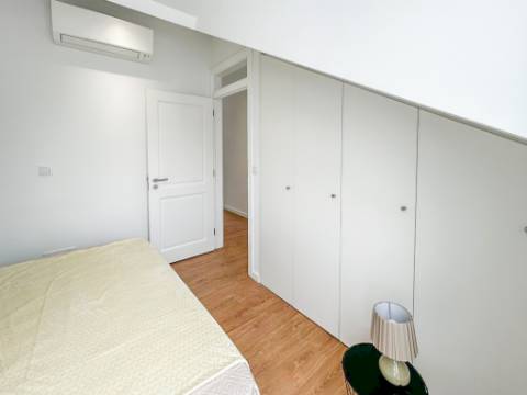 T2 em São Vicente, com vista rio, perto do Campo de Santa Clara, do Panteão Nacional, de Santa Apolónia. Pronto a entrar!