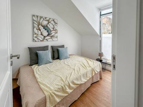 T2 em São Vicente, com vista rio, perto do Campo de Santa Clara, do Panteão Nacional, de Santa Apolónia. Pronto a entrar!