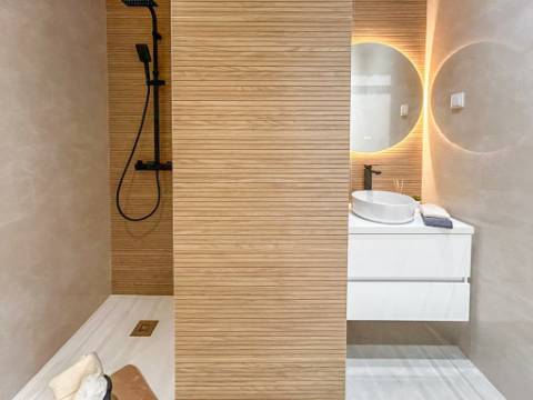 T2 em São Vicente, com vista rio, perto do Campo de Santa Clara, do Panteão Nacional, de Santa Apolónia. Pronto a entrar!