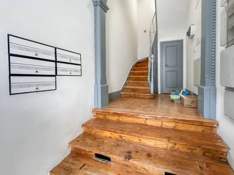 T2 em São Vicente, com vista rio, perto do Campo de Santa Clara, do Panteão Nacional, de Santa Apolónia. Pronto a entrar!