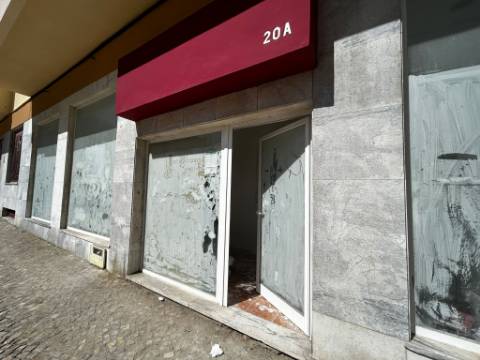 Loja com terraço em Santo André, Barreiro