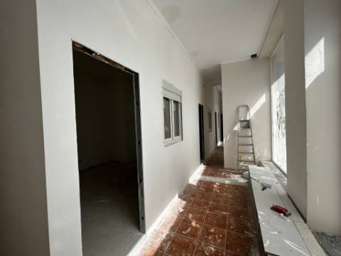 Loja com terraço em Santo André, Barreiro