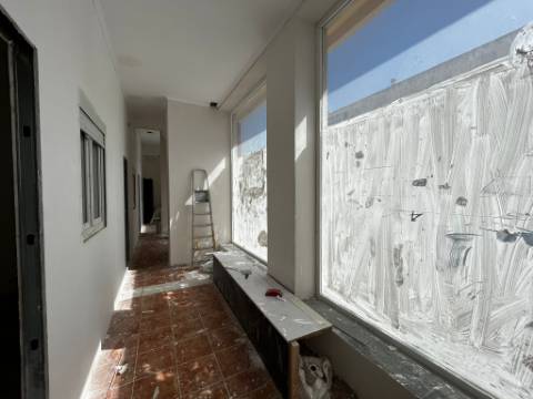 Loja com terraço em Santo André, Barreiro