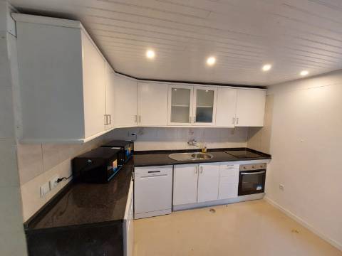 2 Moradias remodeladas na Ajuda com rentabilidade