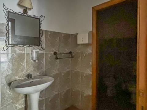 Espaço comercial à venda em Belas, Queluz