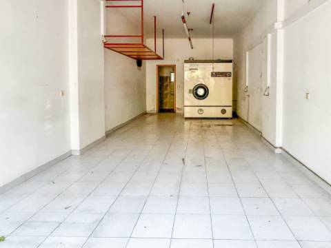 Espaço comercial à venda em Belas, Queluz