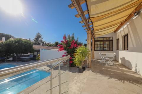 Moradia Isolada V3 + 1 em Azeitão