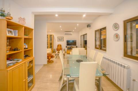 Moradia Isolada V3 + 1 em Azeitão