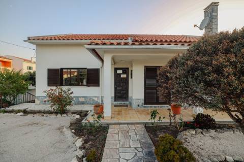 Moradia Isolada V3 + 1 em Azeitão