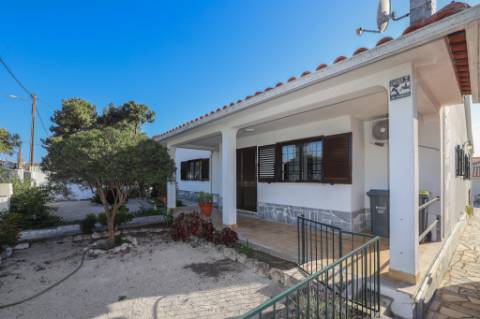 Moradia Isolada V3 + 1 em Azeitão