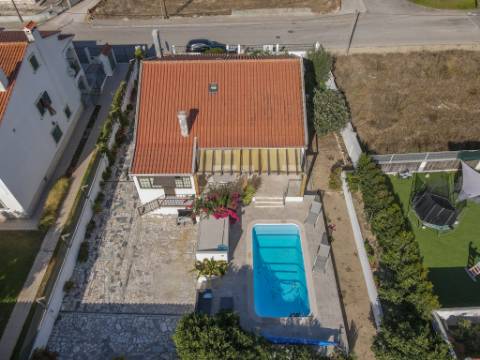 Moradia Isolada V3 + 1 em Azeitão