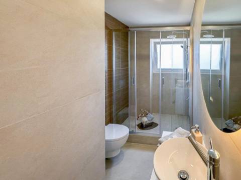 Apartamento T3 remodelado em Benfica, Lisboa