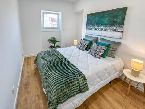 Apartamento T3 remodelado em Benfica, Lisboa