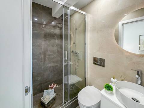 Apartamento T3 remodelado em Benfica, Lisboa