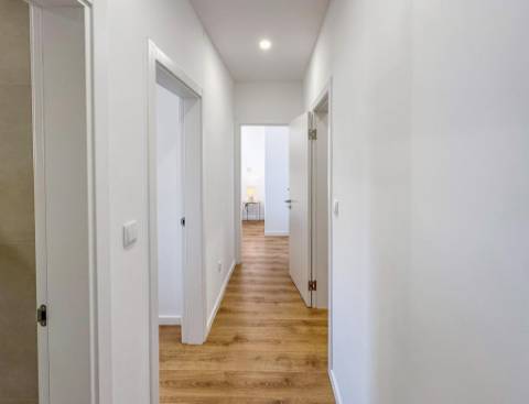 Apartamento T3 remodelado em Benfica, Lisboa