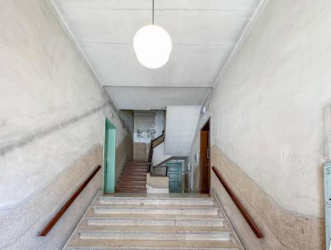 Apartamento T3 remodelado em Benfica, Lisboa