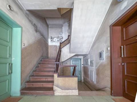 Apartamento T3 remodelado em Benfica, Lisboa