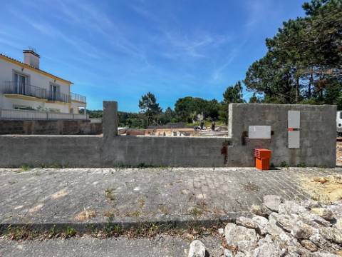 Moradia T3 Contemporânea em Construção | Sesimbra, Setúbal