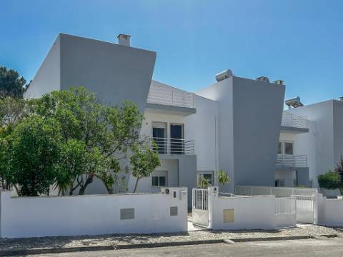 Moradia T4 na Cotovia, a 7 minutos da Praia de Sesimbra