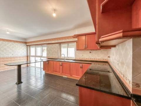 Moradia T4 na Cotovia, a 7 minutos da Praia de Sesimbra