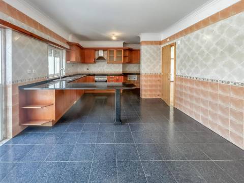 Moradia T4 na Cotovia, a 7 minutos da Praia de Sesimbra