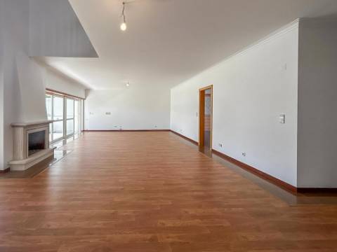 Moradia T4 na Cotovia, a 7 minutos da Praia de Sesimbra