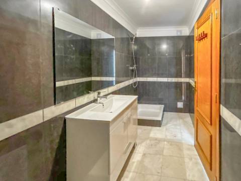 Moradia T4 na Cotovia, a 7 minutos da Praia de Sesimbra