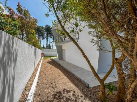 Moradia T4 na Cotovia, a 7 minutos da Praia de Sesimbra