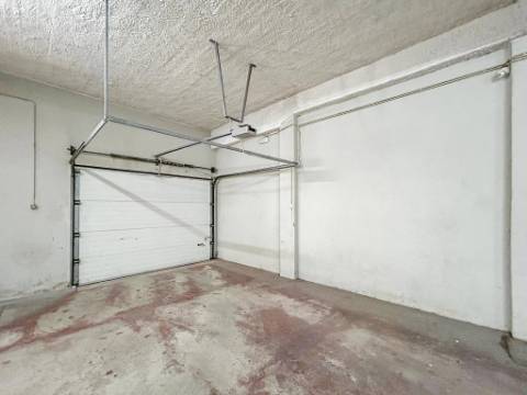 Apartamento T1 com varanda junto à Praia do Magoito