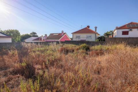 Terreno para Construção na Charneca da Caparica - Perto da Praia