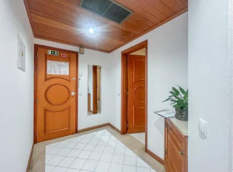 Apartamento T0 com Terraço e Vista Piscina - Oportunidade investimento em Albufeira