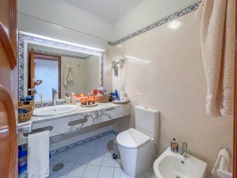 Apartamento T0 com Terraço e Vista Piscina - Oportunidade investimento em Albufeira