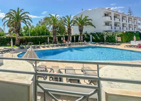 Apartamento T0 com Terraço e Vista Piscina - Oportunidade investimento em Albufeira