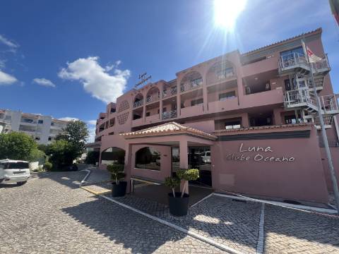 Apartamento T0 com Terraço e Vista Piscina - Oportunidade investimento em Albufeira