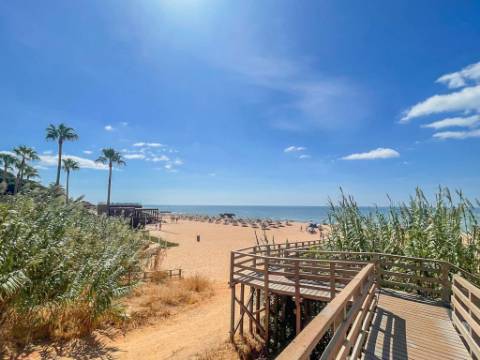 Apartamento T0 com Terraço e Vista Piscina - Oportunidade investimento em Albufeira