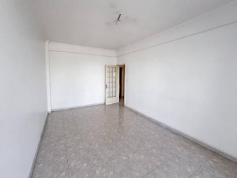 Apartamento T2 Centro de Oeiras - Excelente Oportunidade de Investimento em remodelação total