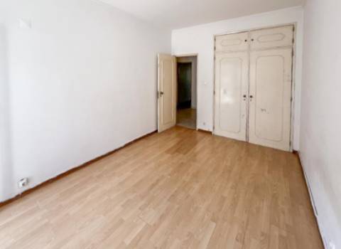 Apartamento T2 Centro de Oeiras - Excelente Oportunidade de Investimento em remodelação total
