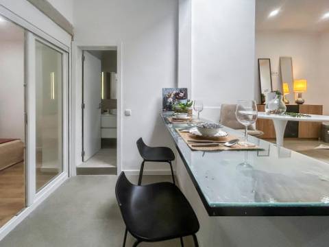 Apartamento T3 Remodelado à Venda na Penha de França, Lisboa
