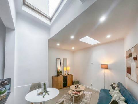 Apartamento T3 Remodelado à Venda na Penha de França, Lisboa