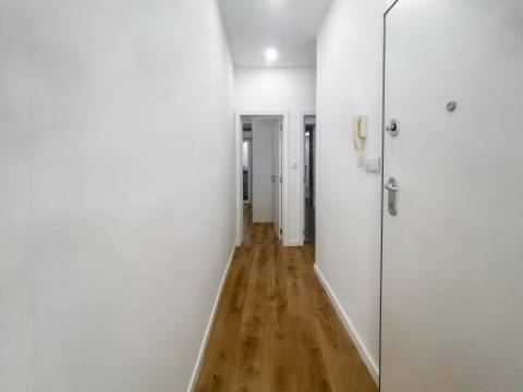 Apartamento T3 Remodelado à Venda na Penha de França, Lisboa