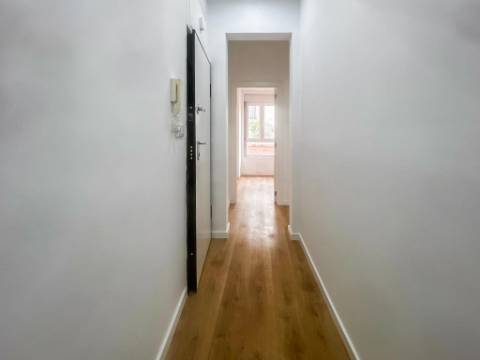 Apartamento T3 Remodelado à Venda na Penha de França, Lisboa