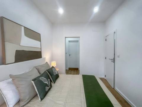 Apartamento T3 Remodelado à Venda na Penha de França, Lisboa