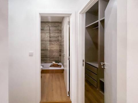 Apartamento T3 Remodelado à Venda na Penha de França, Lisboa