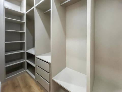 Apartamento T3 Remodelado à Venda na Penha de França, Lisboa