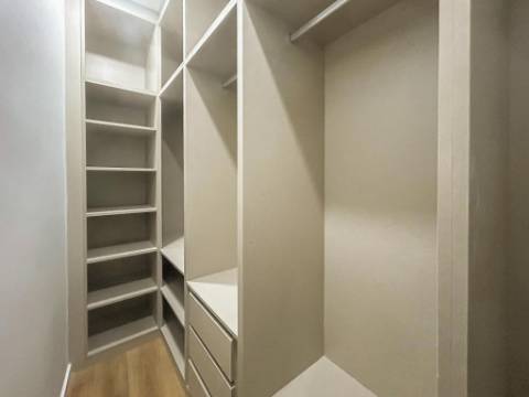 Apartamento T3 Remodelado à Venda na Penha de França, Lisboa