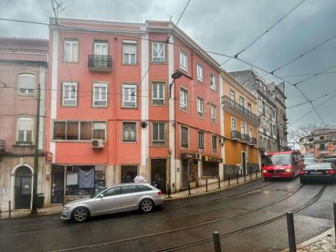 Apartamento T3 Remodelado à Venda na Penha de França, Lisboa