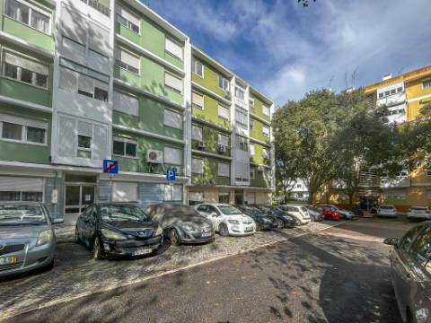 T2 à Venda em Benfica, Lisboa - Rua Atriz Maria Matos