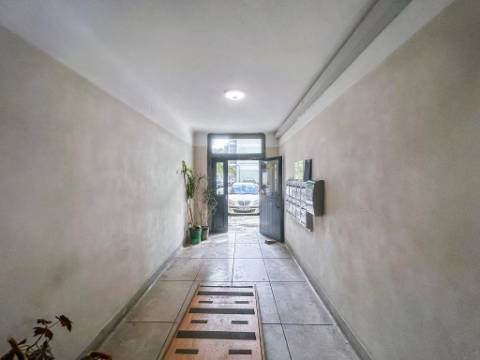 T2 à Venda em Benfica, Lisboa - Rua Atriz Maria Matos