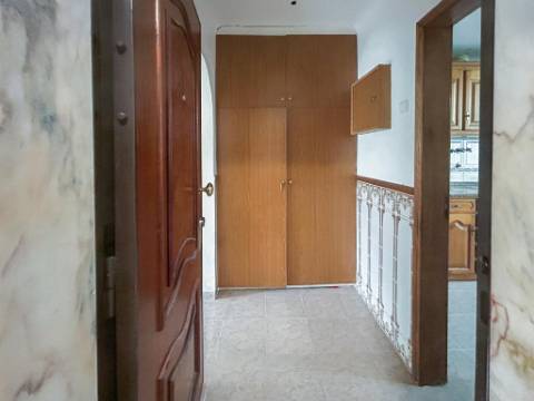 T2 à Venda em Benfica, Lisboa - Rua Atriz Maria Matos