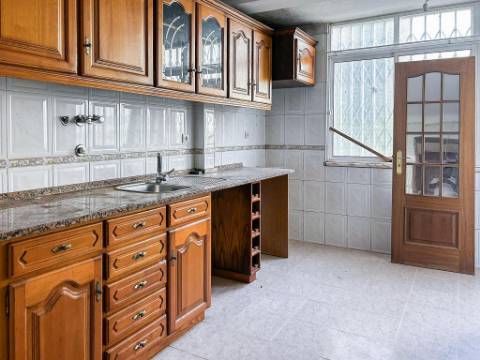 T2 à Venda em Benfica, Lisboa - Rua Atriz Maria Matos